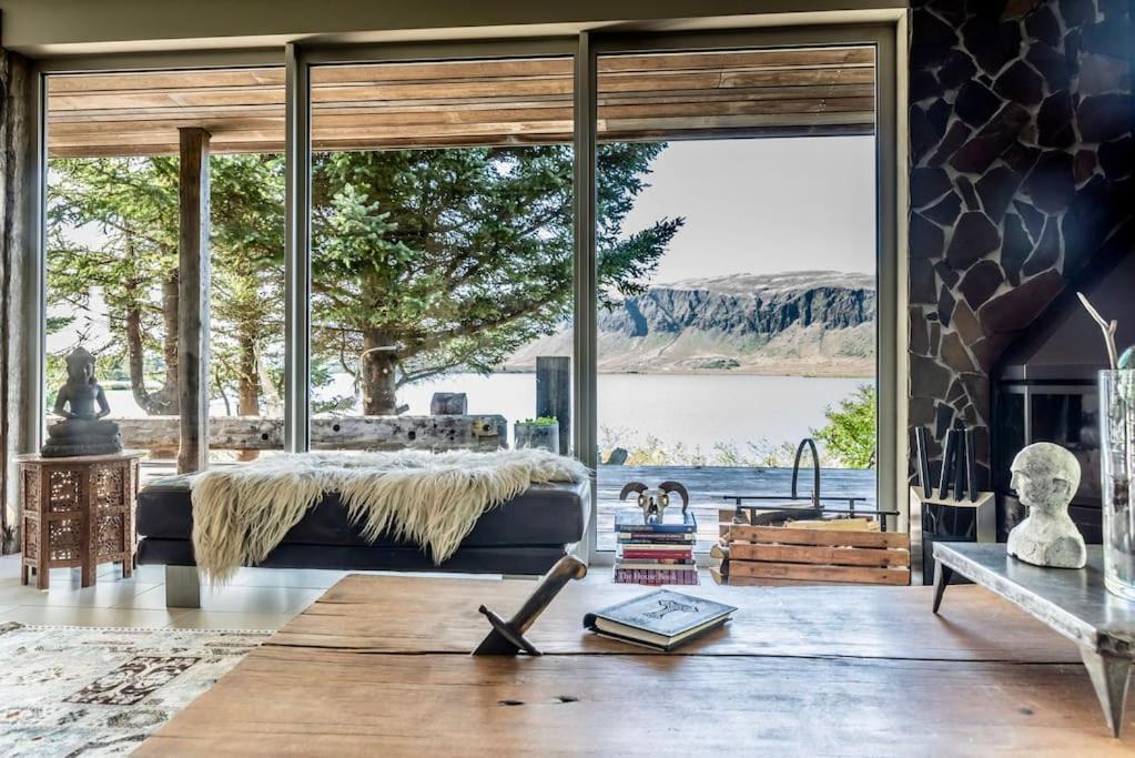 Luxury Lakefront Villa, Infinity Hot Tub And Sauna Grimsnes og Grafningshreppur Extérieur photo